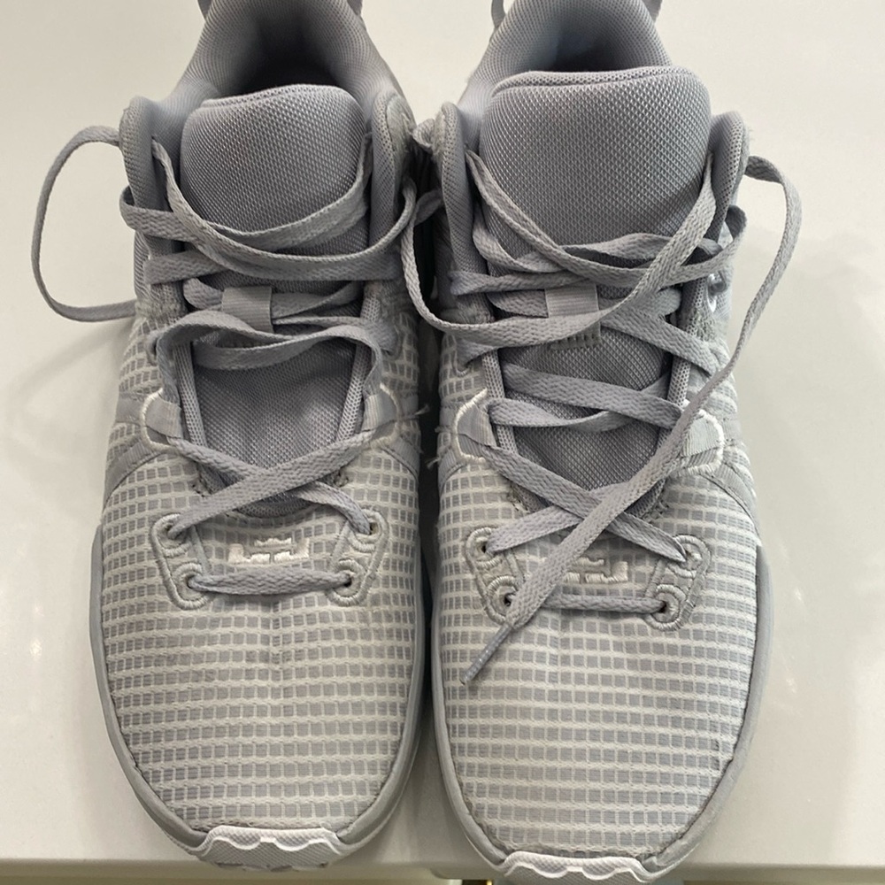 Nike Witness VII